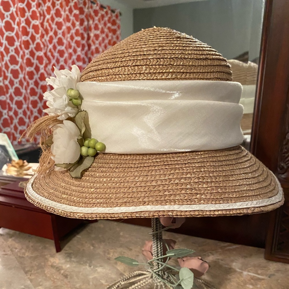 Women’s hat (millinery)